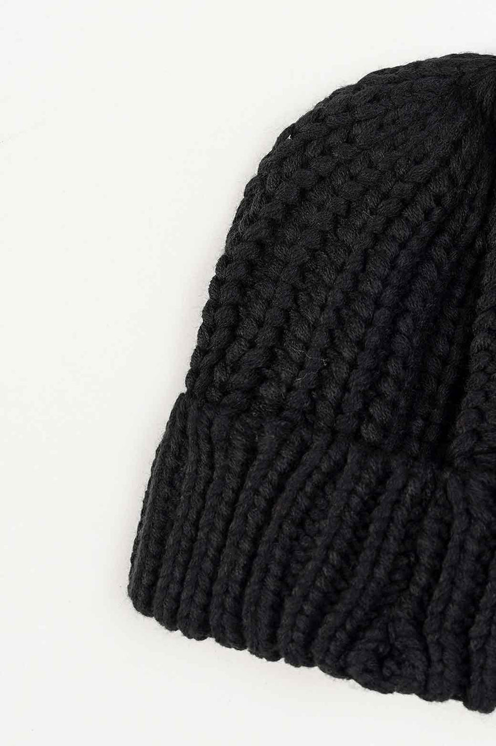 BLACK KNITTED BEANI