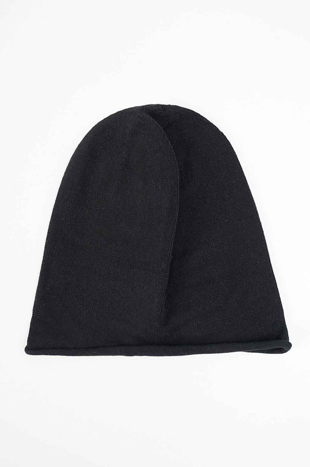 BLACK LONG FINE KNIT BEANIE