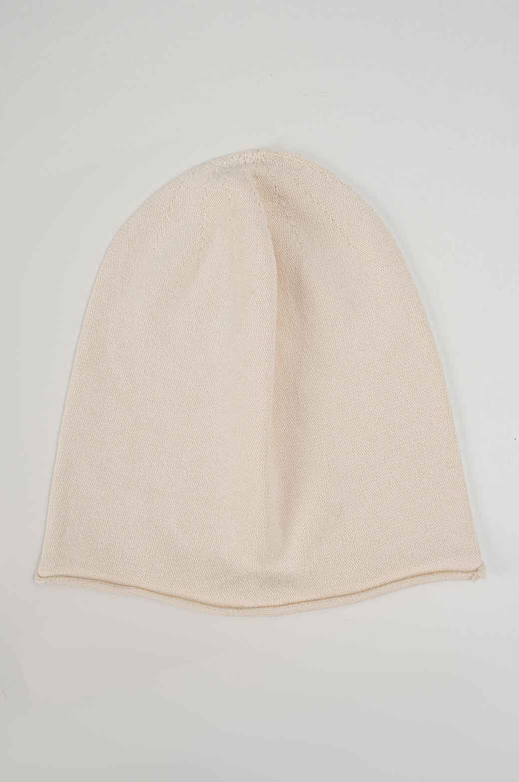 WHITE LONG FINE KNIT BEANIE