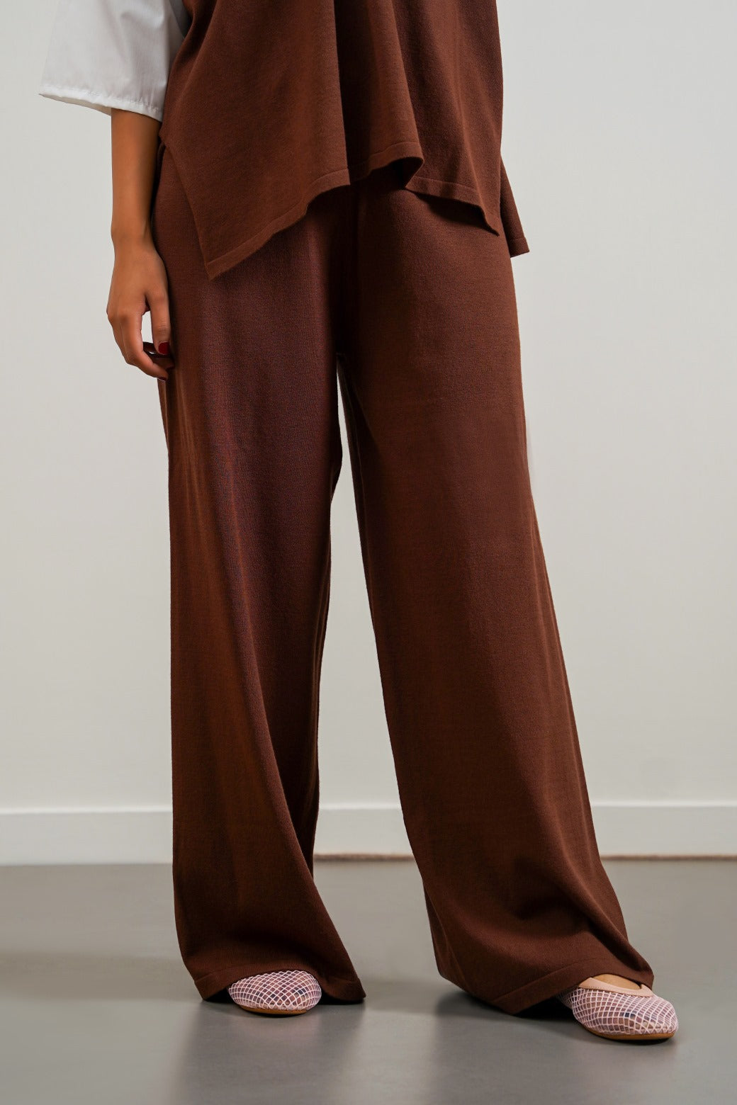 BROWN SOFT-KNIT STRAIGHT TROUSERS