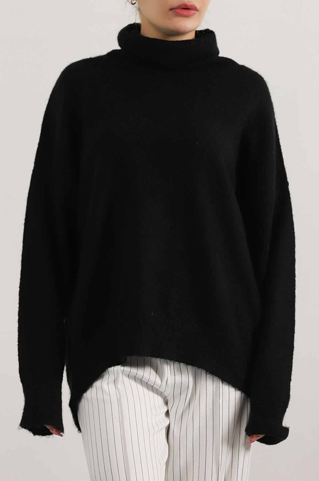 BLACK MANHATTAN HIGH NECK