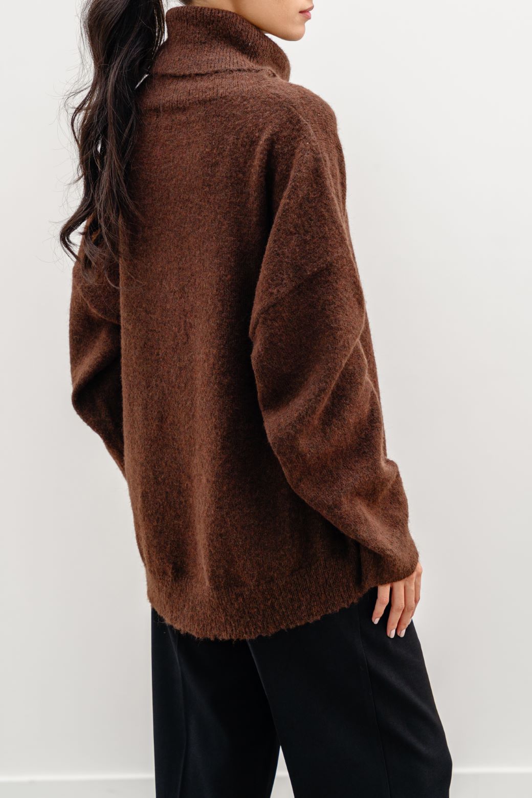 BROWN MANHATTAN HIGH NECK SWEATER