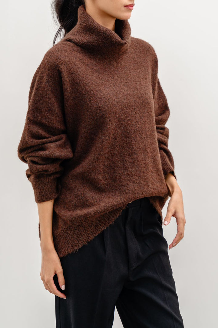 BROWN MANHATTAN HIGH NECK SWEATER