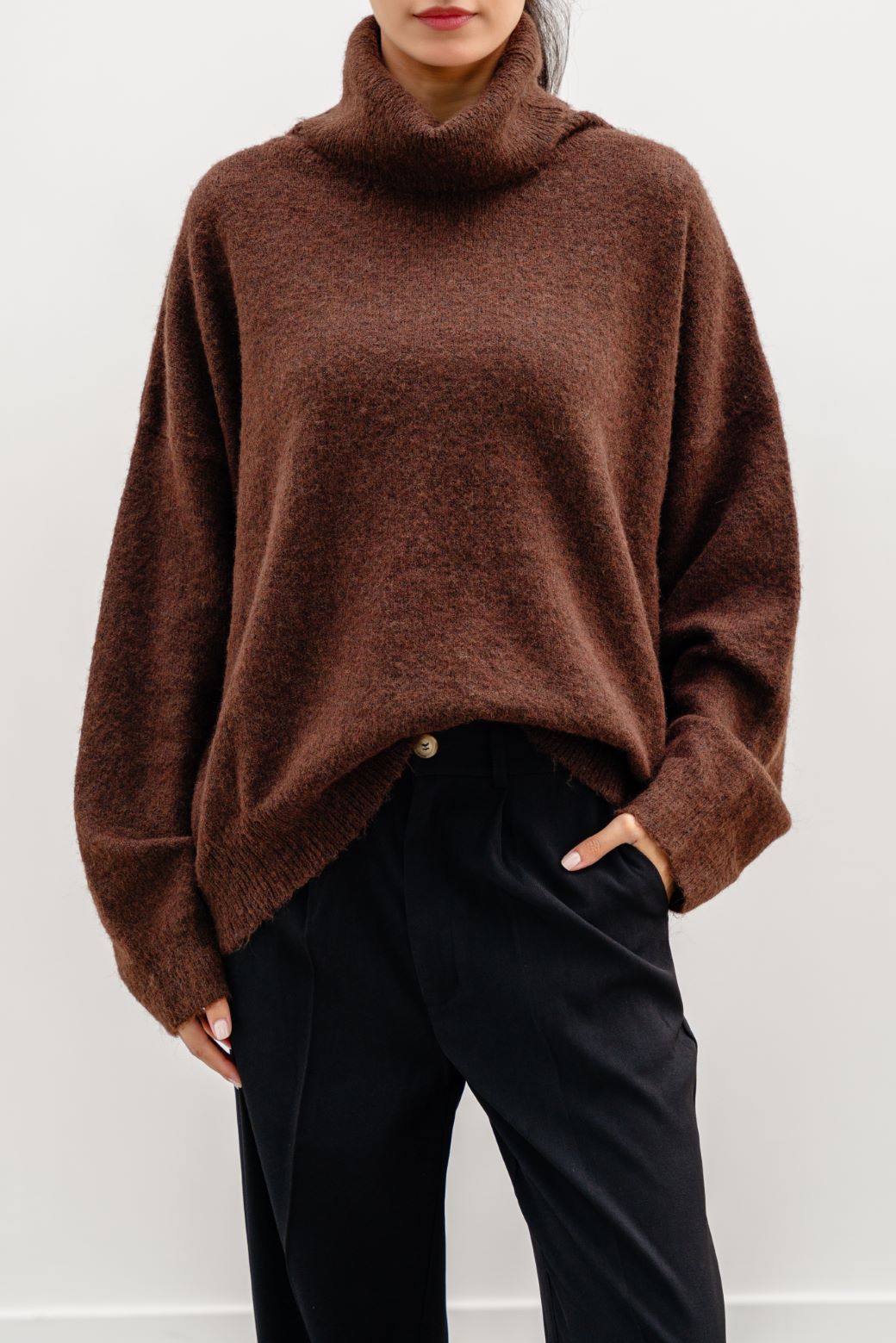 MANHATTAN HIGH NECK SWEATER