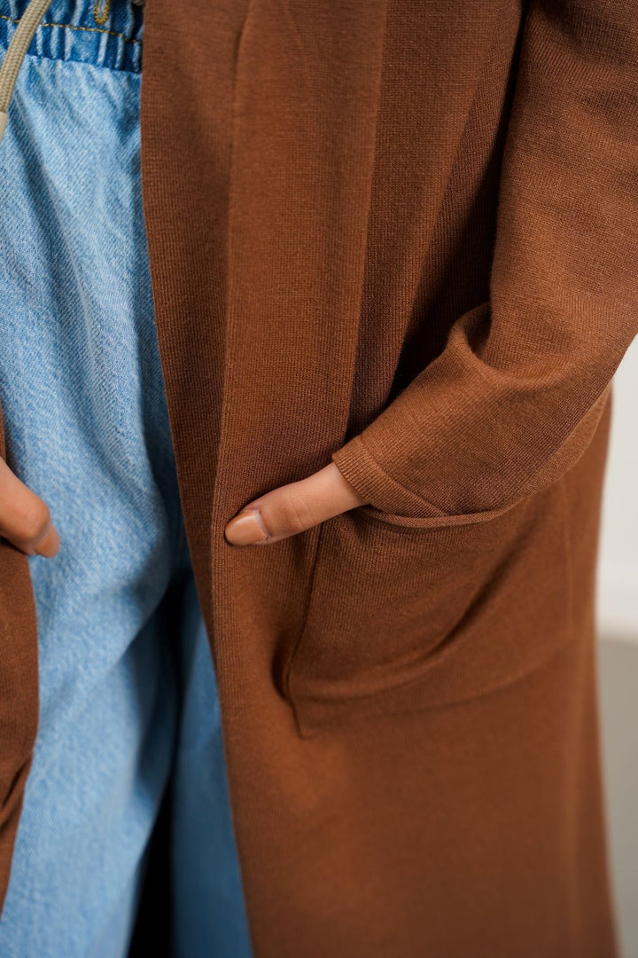 BROWN FINE KNIT CARDIGAN