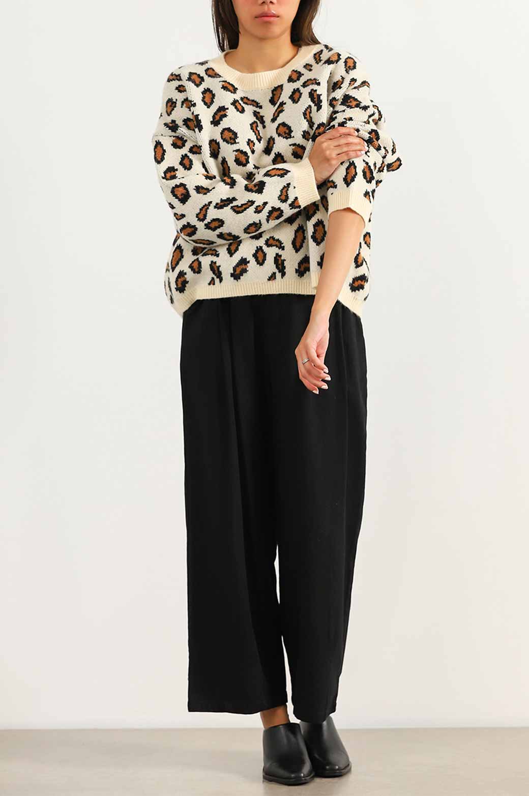 WHITE JUNGLE JACQUARD JUMPER