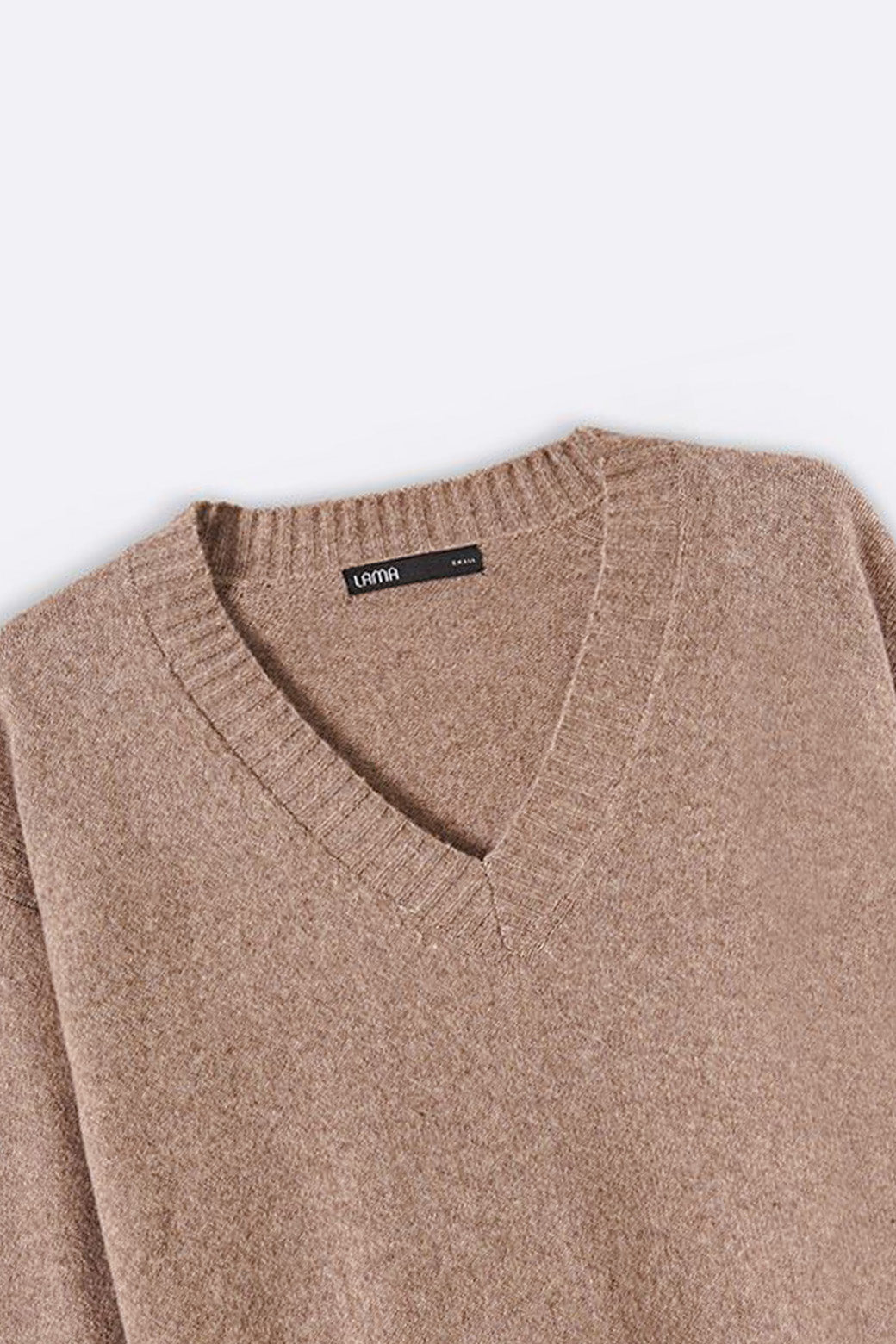 BEIGE CLASSIC V-NECK JUMPER