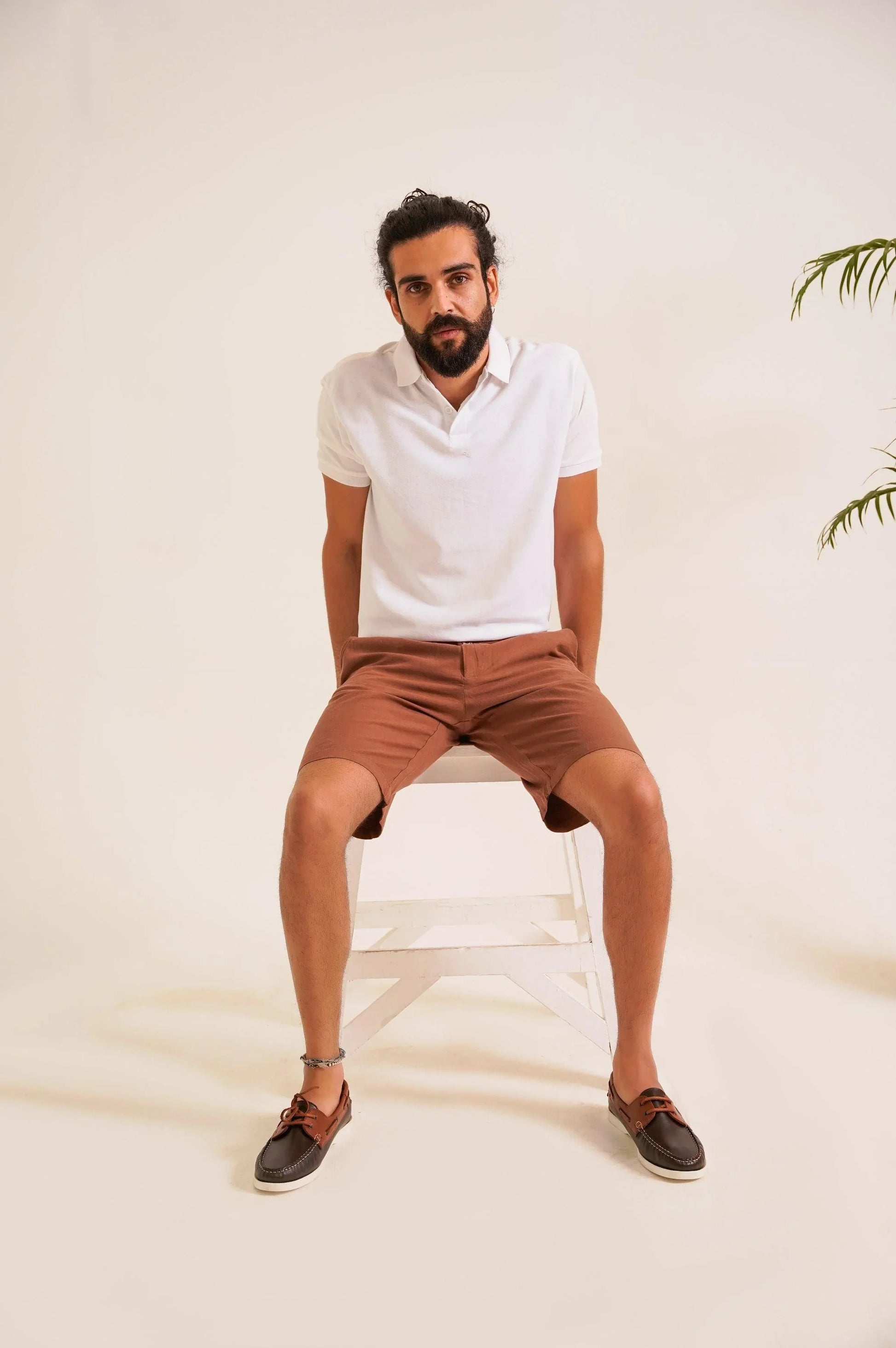 COFFEE BUTTONED LINEN SHORTS