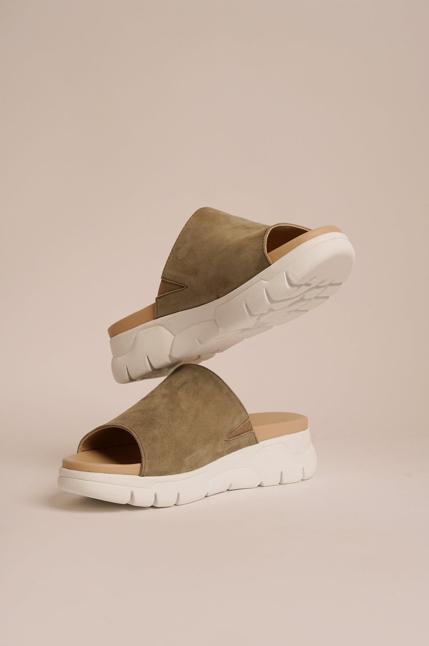 HORIZON SUEDE SLIDE - LEATHER SLIDES