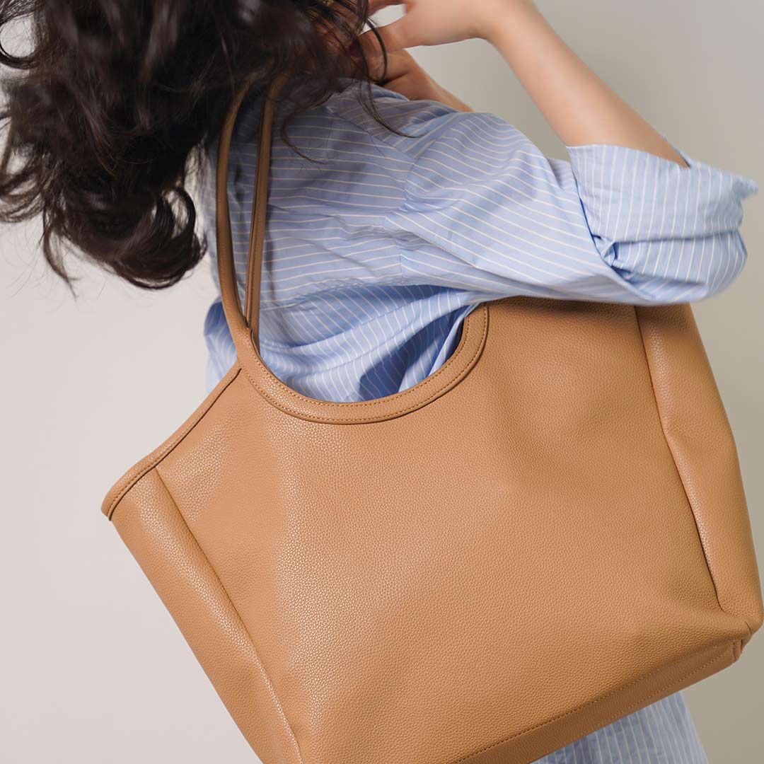 TOTE BAGS BY LAMA
