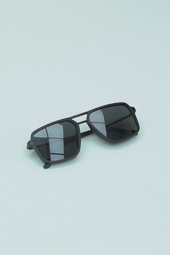 POLAR BLACK