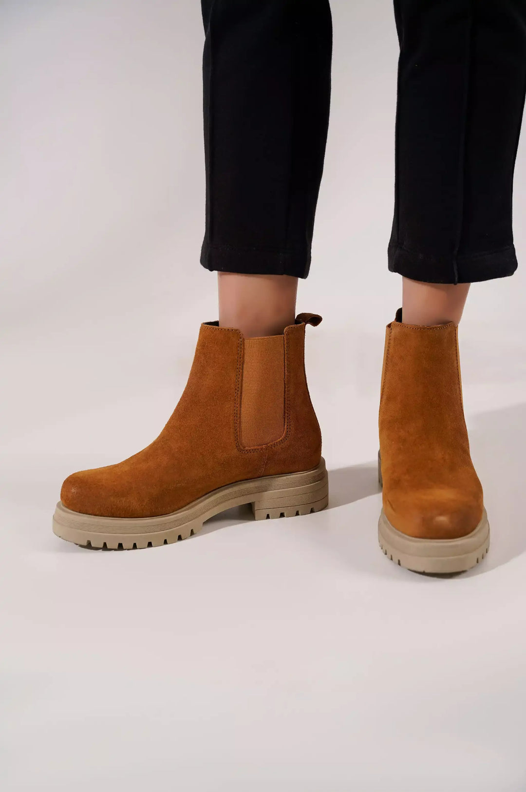 CHUNKY CHELSEA BOOT - CHELSEA BOOTS