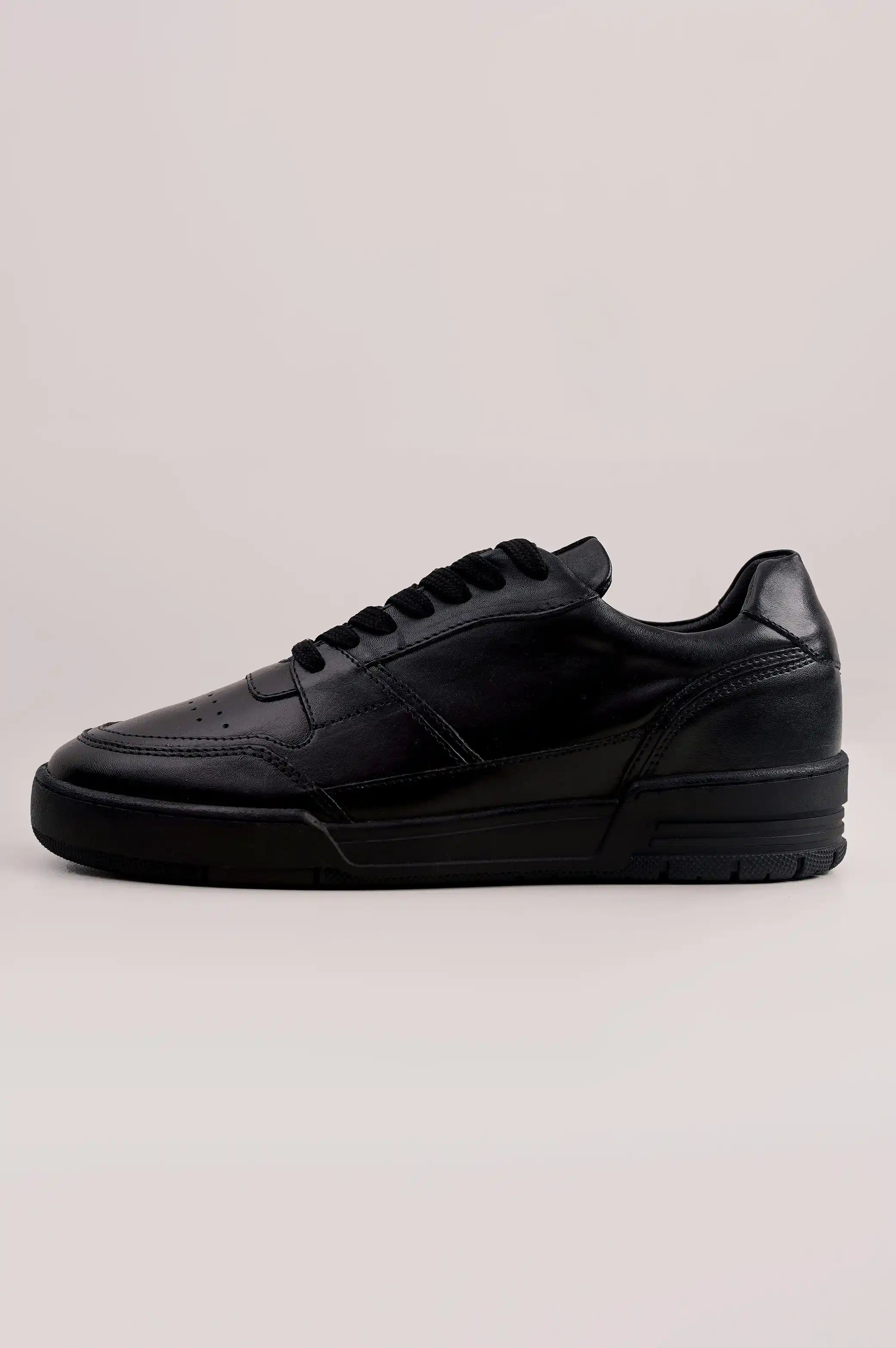 Classic Black Leather Everyday Sneakers – Lama Retail