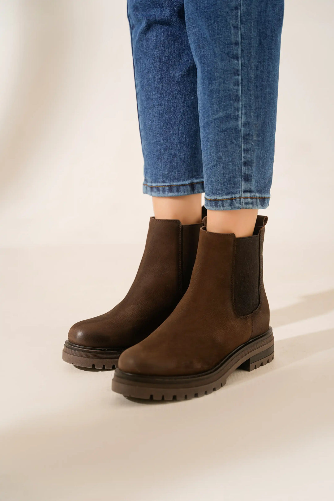 CHOCOLATE CHELSEA SUEDE BOOT