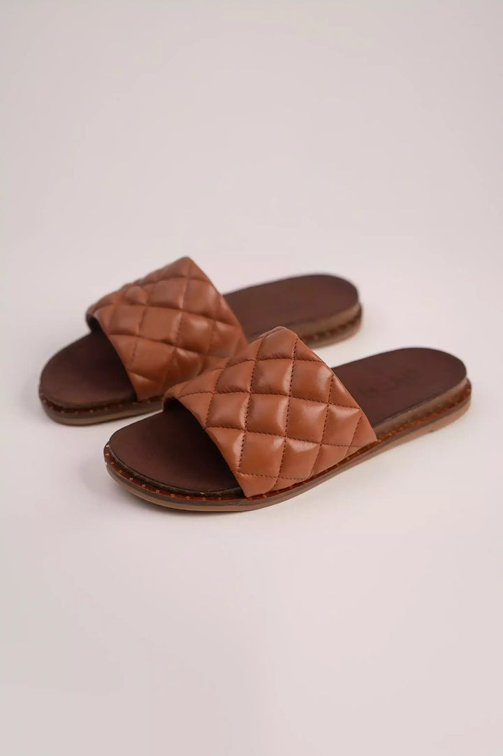 QUILTED LEATHER SLIDES - LEATHER SLIDES