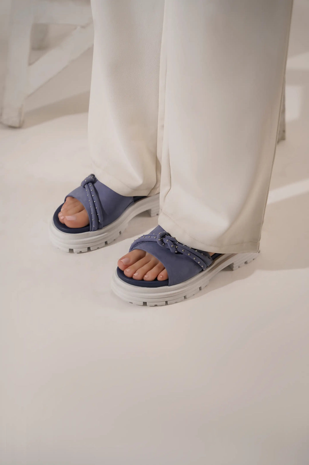 BLUE WOMAN CHUNKY PLATFORM SLIDES