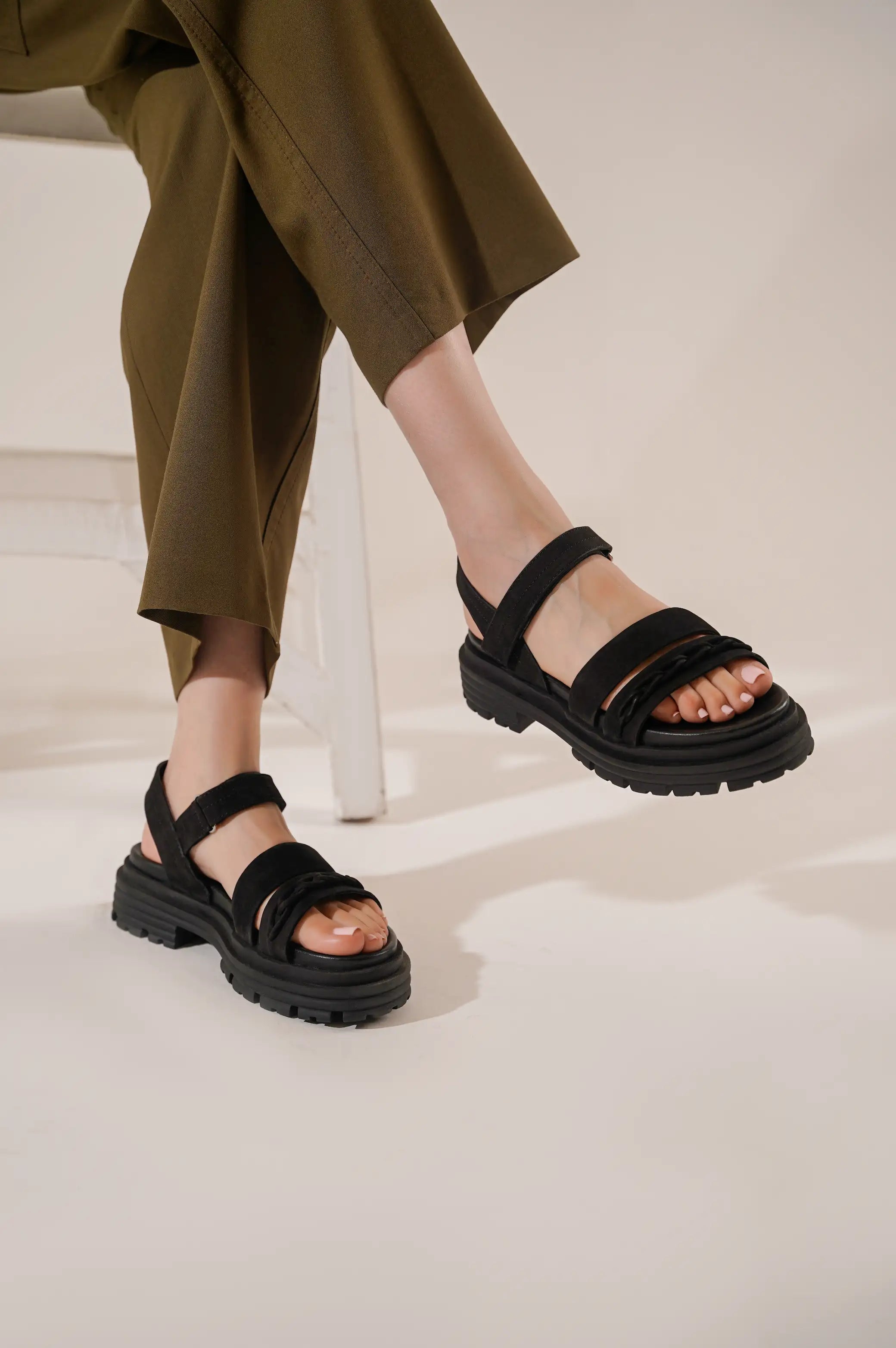 Malayah Black Chunky Strap Sandals – Get That Trend