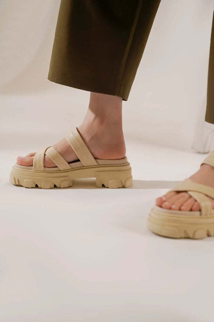 CREAM WOMAN CHUNKY LEATHER SLIDES