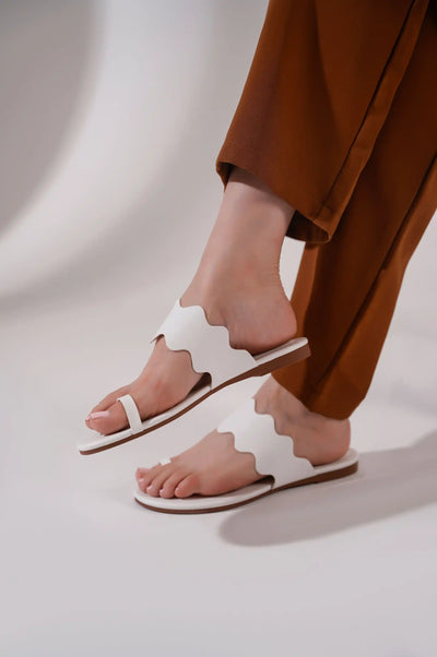 WHITE CASUAL SLIDE