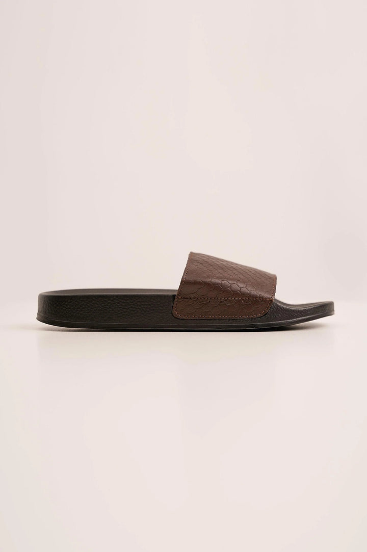 BROWN EASY LEATHER SLIDES