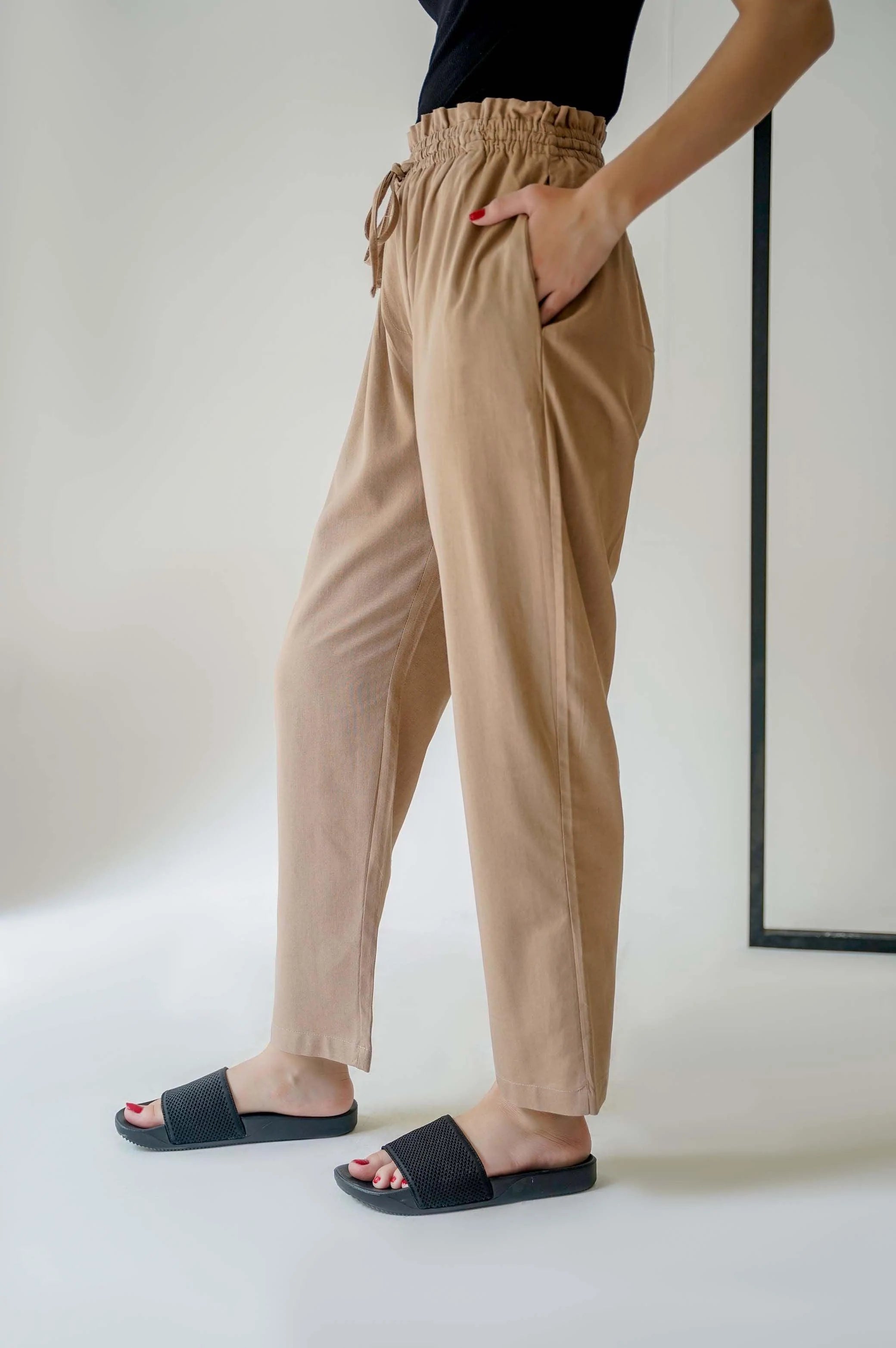 Oyster grey herringbone linen flat-front Women Trousers | Sumissura